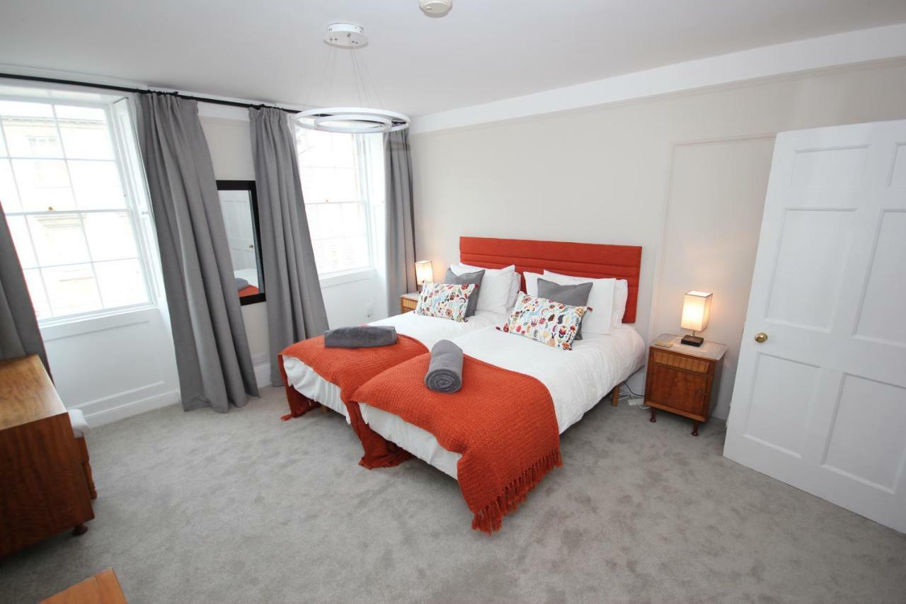 Abbey View Apartment *
